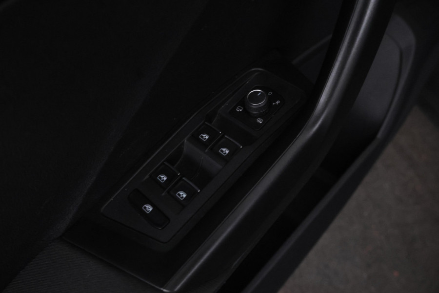 Volkswagen T-Roc 1.5 TSI Style 150PK, Automaat, Apple carplay, Climate,