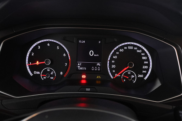 Volkswagen T-Roc 1.5 TSI Style 150PK, Automaat, Apple carplay, Climate,