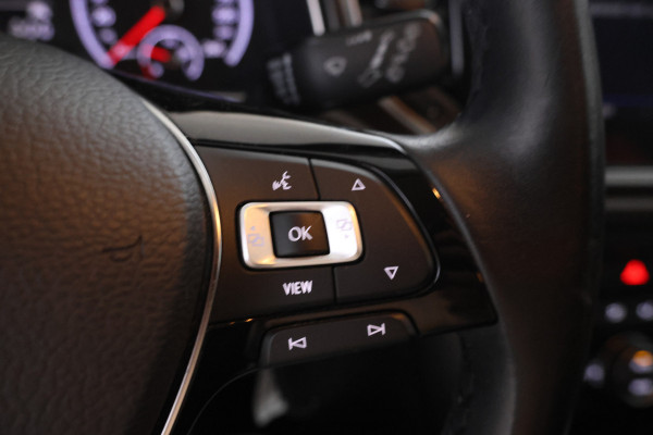 Volkswagen T-Roc 1.5 TSI Style 150PK, Automaat, Apple carplay, Climate,