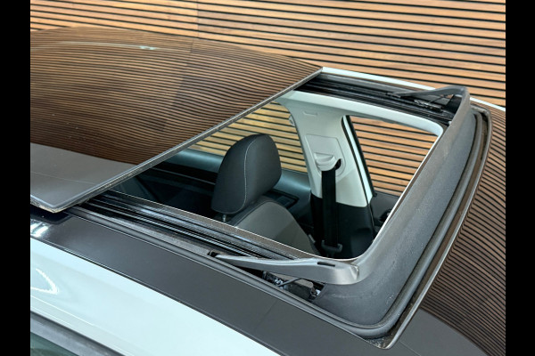 Volkswagen Golf 1.5 TSI Highline PANO/NAVI/CAMERA/LED/SPORTSTOELEN/CLIMATE/PARELMOER !