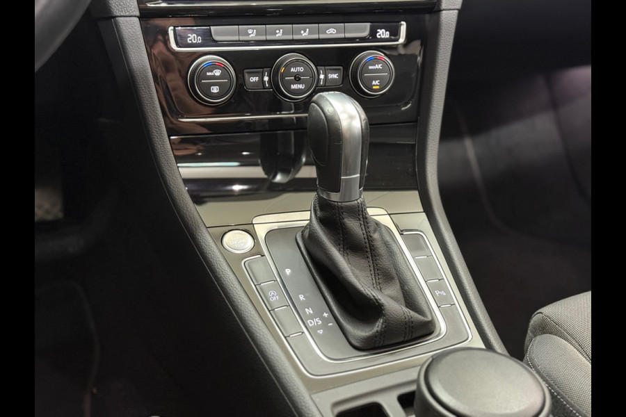 Volkswagen Golf 1.5 TSI Highline PANO/NAVI/CAMERA/LED/SPORTSTOELEN/CLIMATE/PARELMOER !