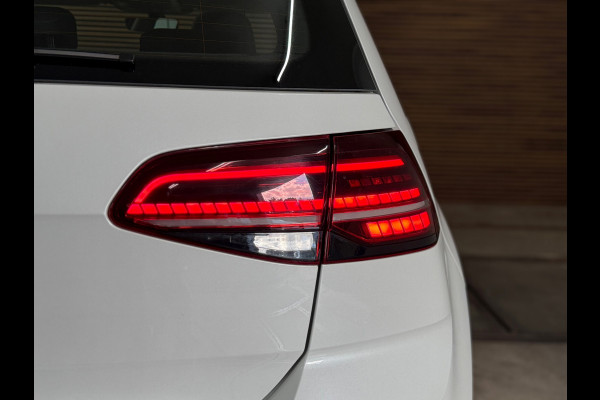 Volkswagen Golf 1.5 TSI Highline PANO/NAVI/CAMERA/LED/SPORTSTOELEN/CLIMATE/PARELMOER !