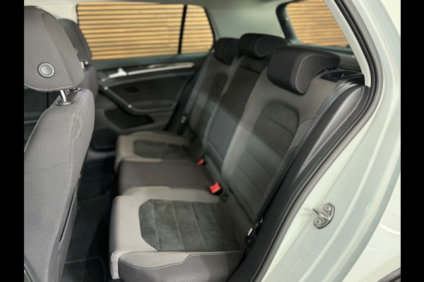 Volkswagen Golf 1.5 TSI Highline PANO/NAVI/CAMERA/LED/SPORTSTOELEN/CLIMATE/PARELMOER !