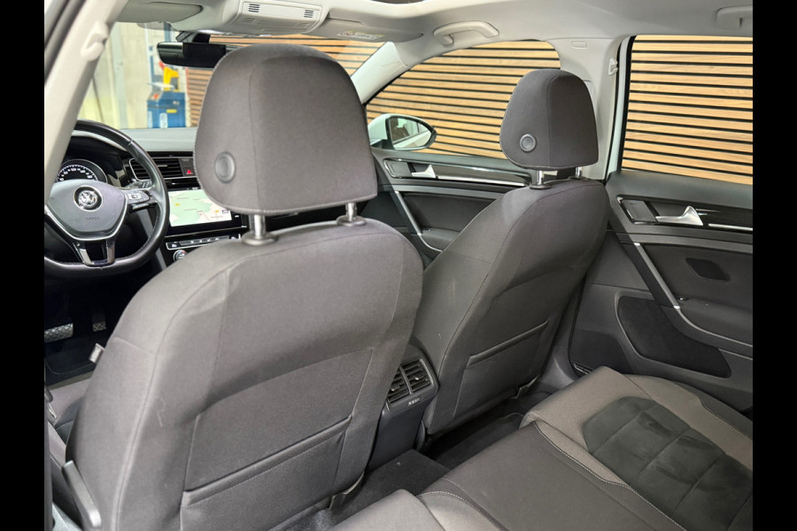 Volkswagen Golf 1.5 TSI Highline PANO/NAVI/CAMERA/LED/SPORTSTOELEN/CLIMATE/PARELMOER !