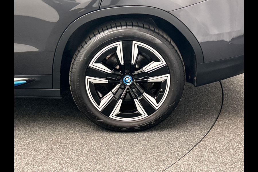 BMW iX3 Executive 80 kWh * SOH 97,82 * Pano/dak Camera Leder 1e Eigenaar