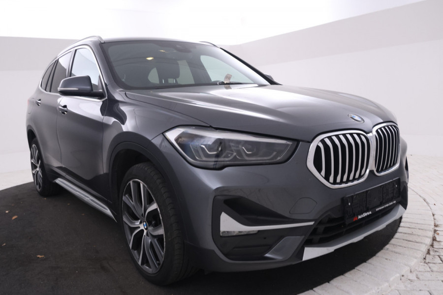 BMW X1 sDrive18d Automaat, Volleder, Navigatie