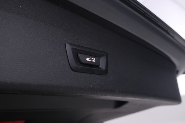 BMW X1 sDrive18d Automaat, Volleder, Navigatie