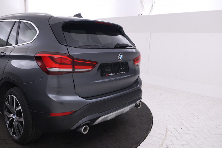 BMW X1 sDrive18d Automaat, Volleder, Navigatie