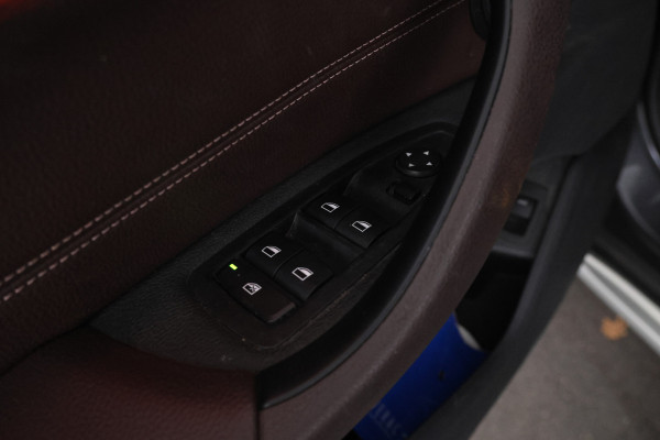 BMW X1 sDrive18d Automaat, Volleder, Navigatie