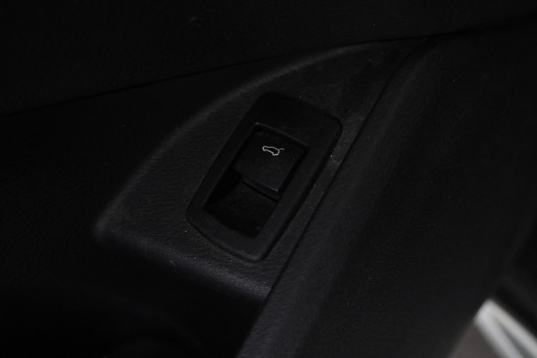 BMW X1 sDrive18d Automaat, Volleder, Navigatie