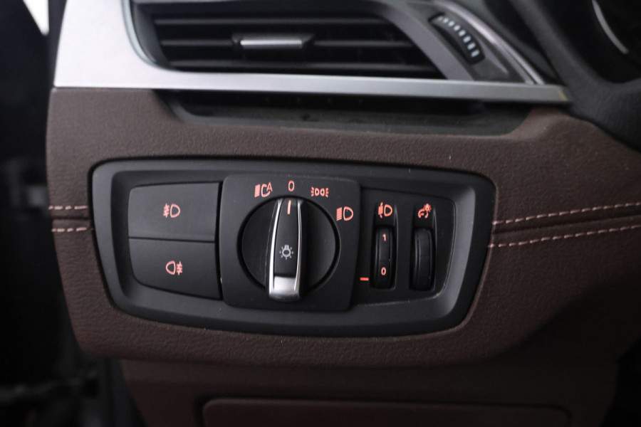 BMW X1 sDrive18d Automaat, Volleder, Navigatie