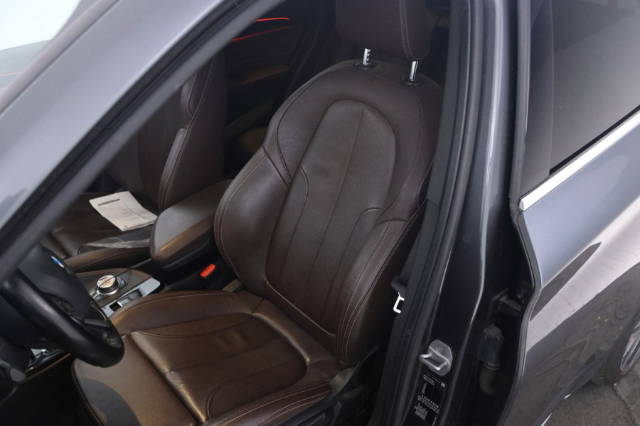 BMW X1 sDrive18d Automaat, Volleder, Navigatie