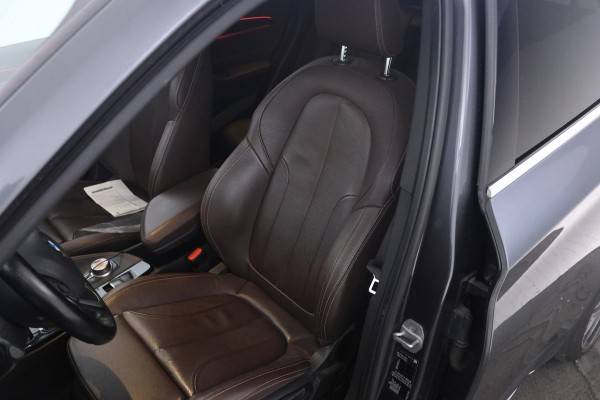 BMW X1 sDrive18d Automaat, Volleder, Navigatie
