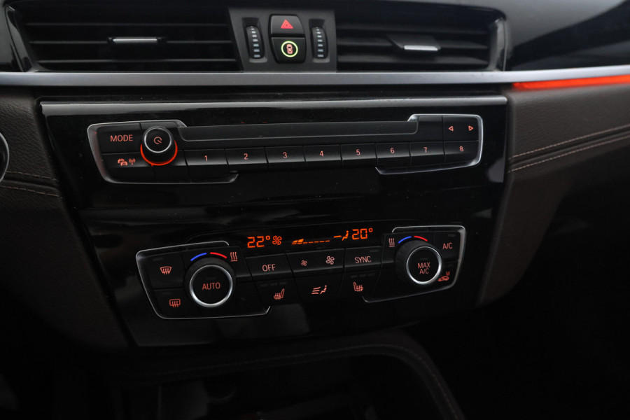 BMW X1 sDrive18d Automaat, Volleder, Navigatie