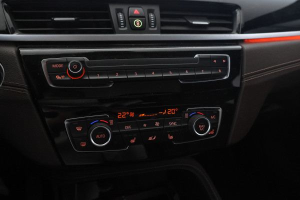 BMW X1 sDrive18d Automaat, Volleder, Navigatie