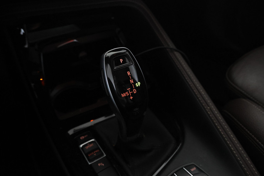 BMW X1 sDrive18d Automaat, Volleder, Navigatie