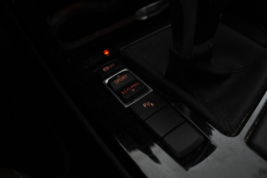 BMW X1 sDrive18d Automaat, Volleder, Navigatie