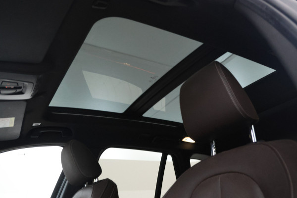 BMW X1 sDrive18d Automaat, Volleder, Navigatie