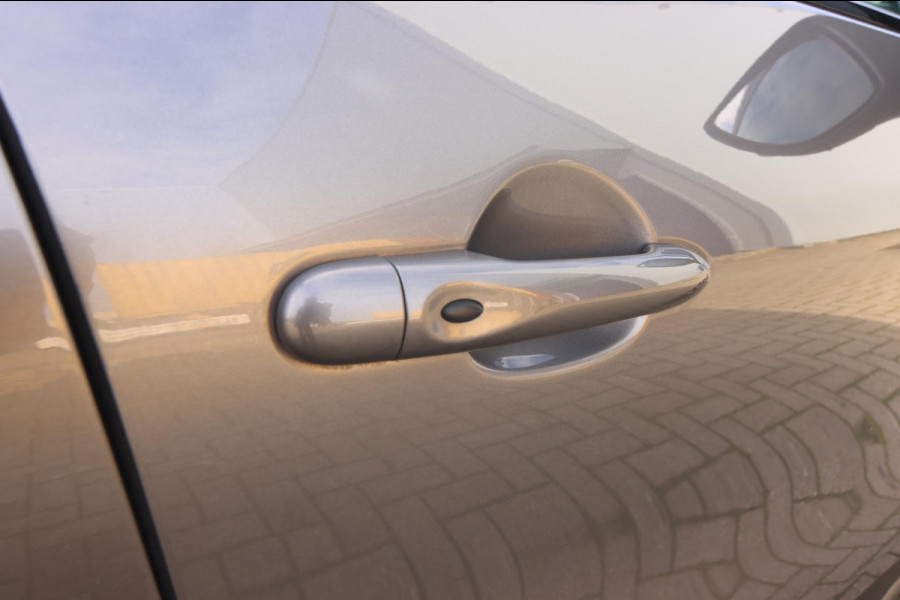 Renault Captur 0.9 TCe Intens|Facelift Cruise Half Leder Camera Navigatie Keyles Entry & Start Pdc V+A Led Koplampen Android auto