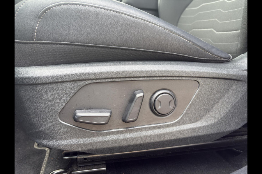 Kia Sportage 1.6 T-GDi Hybrid DynamicPlusLine Automaat | Pano | Stoelverwarming voor/achter | Camera | Dodehoekherkenning | Elektrische Stoelen | Cruise | Apple Carplay & Android Auto |