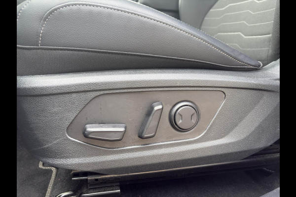 Kia Sportage 1.6 T-GDi Hybrid DynamicPlusLine Automaat | Pano | Stoelverwarming voor/achter | Camera | Dodehoekherkenning | Elektrische Stoelen | Cruise | Apple Carplay & Android Auto |