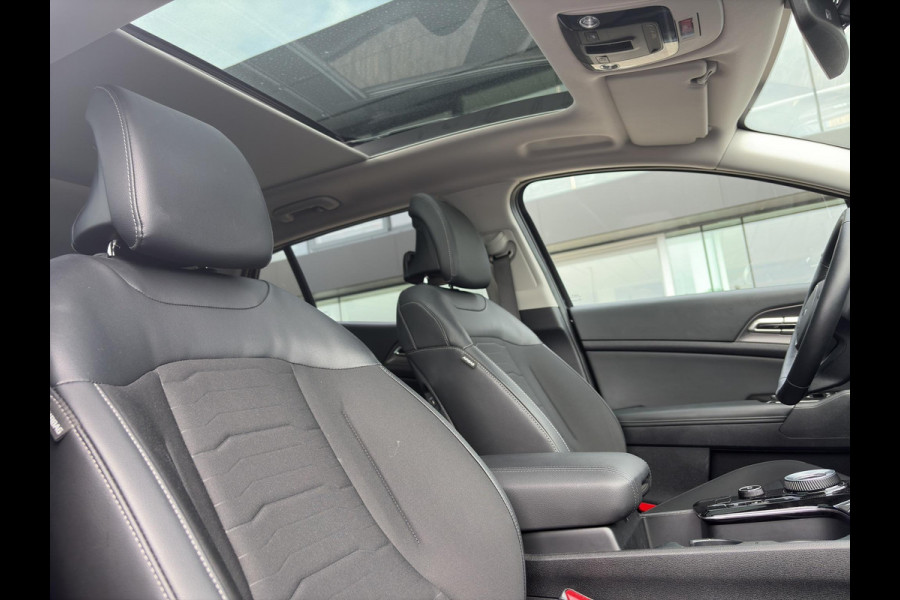 Kia Sportage 1.6 T-GDi Hybrid DynamicPlusLine Automaat | Pano | Stoelverwarming voor/achter | Camera | Dodehoekherkenning | Elektrische Stoelen | Cruise | Apple Carplay & Android Auto |