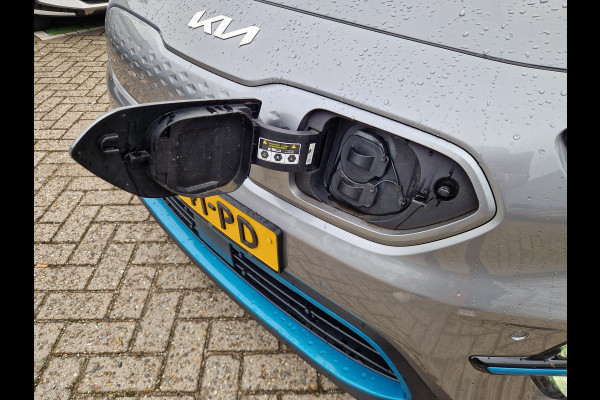 Kia e-Niro DynamicPlusLine 64 kWh | Open dak | Stoelverwarming | Key-Less | LED |