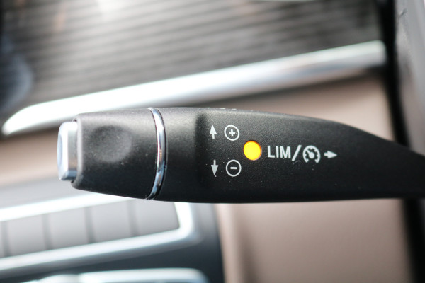 Mercedes-Benz V-Klasse 300d XL DC Avantgarde Edition AMG Airmatic Burmester