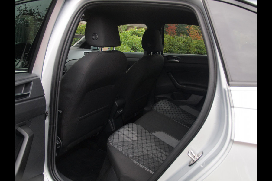 Volkswagen Taigo 1.0 TSI R-Line Business | R-Line | Camera | Automaat | Stoelverwarming | NL-Auto |