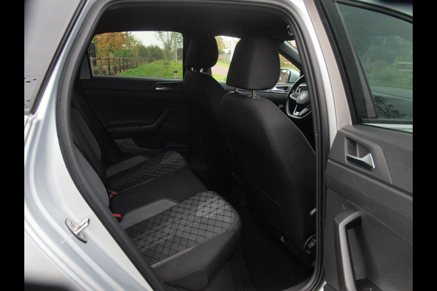 Volkswagen Taigo 1.0 TSI R-Line Business | R-Line | Camera | Automaat | Stoelverwarming | NL-Auto |