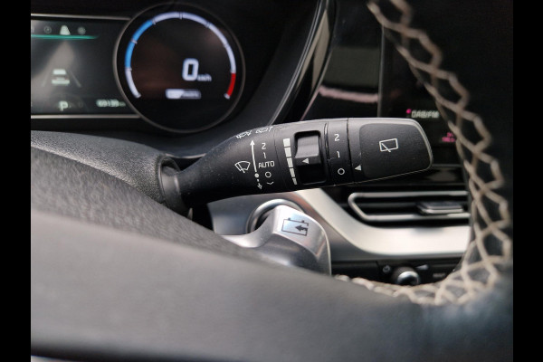 Kia e-Niro ExecutiveLine 64 kWh | 1e Eigenaar | Open Dak | LED | RMC Trekhaak | JBL | Stoelventilatie |