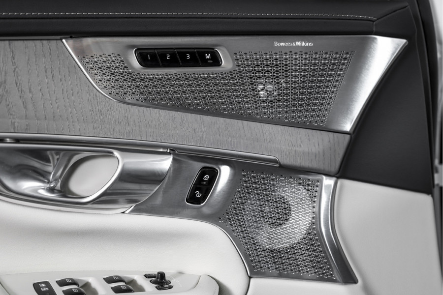 Volvo XC90 2.0 T8 Plug-in hybrid AWD Ultra Dark 310 PK - Automaat | Leder Pakket | S/K-Panodak | Luchtvering | Bowers & Wilkins | Elek. Stoel-+massage+verwarming & Ventilatie | Head-Up | Adapt. Cruise |  360 Camera | Google +App. Connect | 22" Diamond Cut | 7772