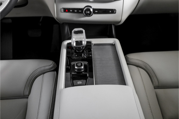 Volvo XC90 2.0 T8 Plug-in hybrid AWD Ultra Dark 310 PK - Automaat | Leder Pakket | S/K-Panodak | Luchtvering | Bowers & Wilkins | Elek. Stoel-+massage+verwarming & Ventilatie | Head-Up | Adapt. Cruise |  360 Camera | Google +App. Connect | 22" Diamond Cut | 7772