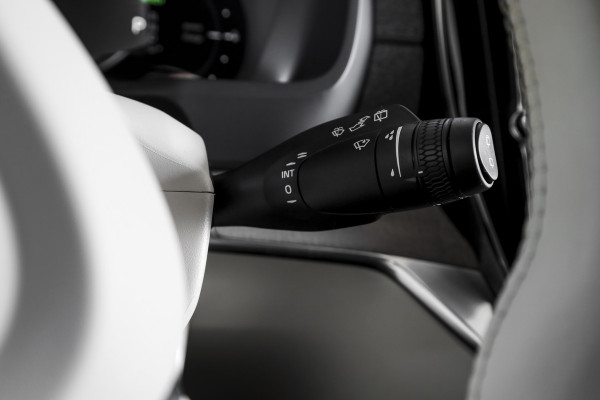 Volvo XC90 2.0 T8 Plug-in hybrid AWD Ultra Dark 310 PK - Automaat | Leder Pakket | S/K-Panodak | Luchtvering | Bowers & Wilkins | Elek. Stoel-+massage+verwarming & Ventilatie | Head-Up | Adapt. Cruise |  360 Camera | Google +App. Connect | 22" Diamond Cut | 7772