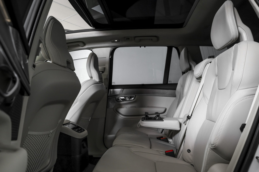 Volvo XC90 2.0 T8 Plug-in hybrid AWD Ultra Dark 310 PK - Automaat | Leder Pakket | S/K-Panodak | Luchtvering | Bowers & Wilkins | Elek. Stoel-+massage+verwarming & Ventilatie | Head-Up | Adapt. Cruise |  360 Camera | Google +App. Connect | 22" Diamond Cut | 7772