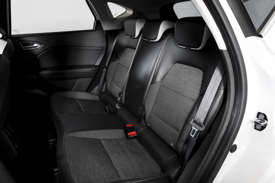 Renault Captur 1.3 TCe 130 PK Intens - Automaat | Dig. Cockpit | Adapt. Cruise | PDC | Camera | NAV + App. Connect | ECC | DAB | LM 18" |