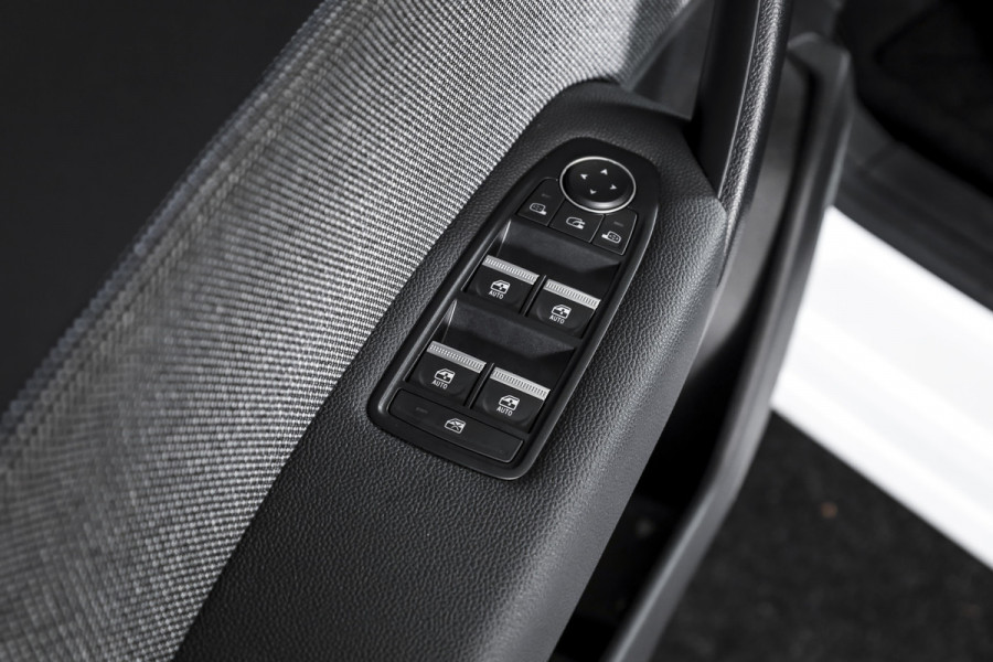 Renault Symbioz 1.6 E-Tech full hybrid 145 techno - Automaat | Dig. Cockpit | Adapt. Cruise | Stoel-+Stuurverw. | PDC | Camera | NAV + App. Connect | ECC | DAB | LM 18" | 2440