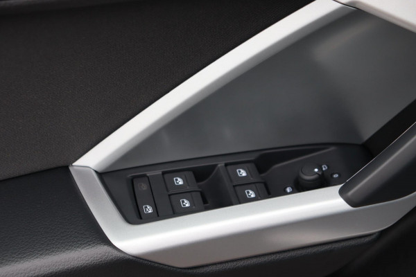 Audi Q3 35 TFSI S edition el.klep stoelverw.