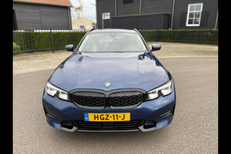 BMW 3 Serie Touring 330e PLUG&HYBRID HEAD-UP SPORTLINE -SHADOW CAMERA LEER NAVI LED-XENON