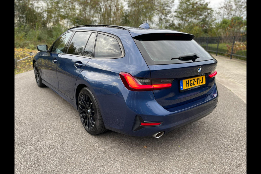 BMW 3 Serie Touring 330e PLUG&HYBRID HEAD-UP SPORTLINE -SHADOW CAMERA LEER NAVI LED-XENON