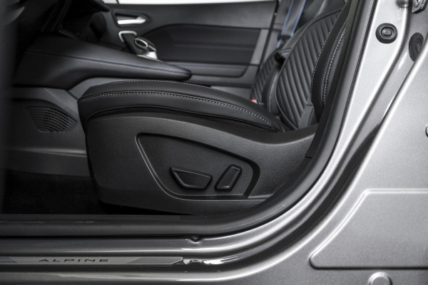 Renault Captur 1.6 E-Tech full hybrid 145 esprit Alpine | S/K-Panodak | Dig. Cockpit | Adapt. Cruise | Stoel-+Stuurverw. | Elek. Stoel | PDC | Camera | NAV + App. Connect | ECC | LM 19" | 1107