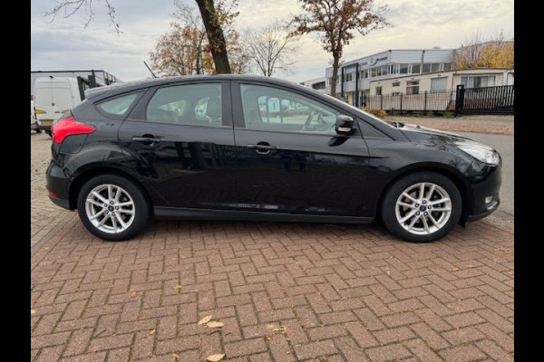 Ford Focus 1.0 125pk 5deurs Lease Edition Airco/ECC,Navigatie,Leder Interieur