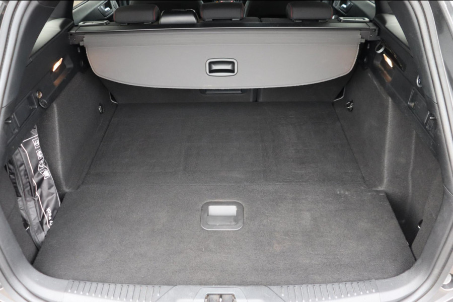 Ford FOCUS Wagon 1.5 EcoBoost ST Line X Business org.NL trekhaak a.camera el.klep winter-pack