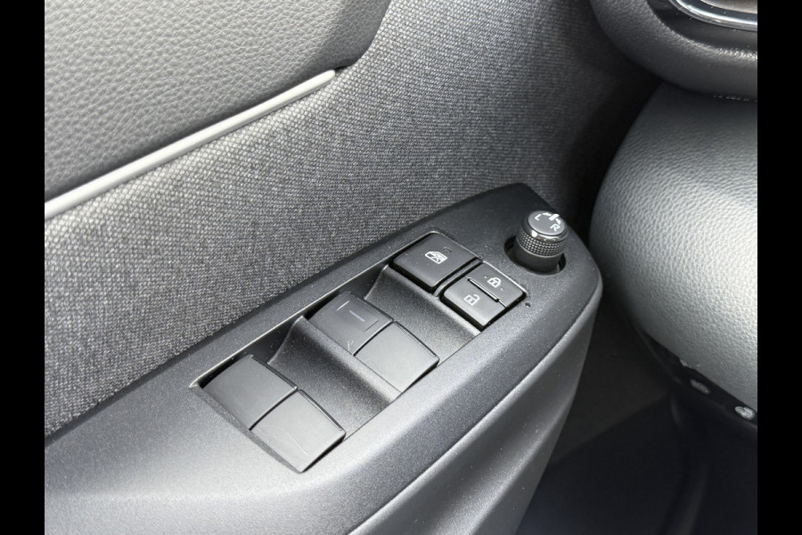 Toyota Yaris Cross 1.5 Hybrid Dynamic | CarPlay | Camera | ACC | Keyless | LED | DAB+ | 17 inch