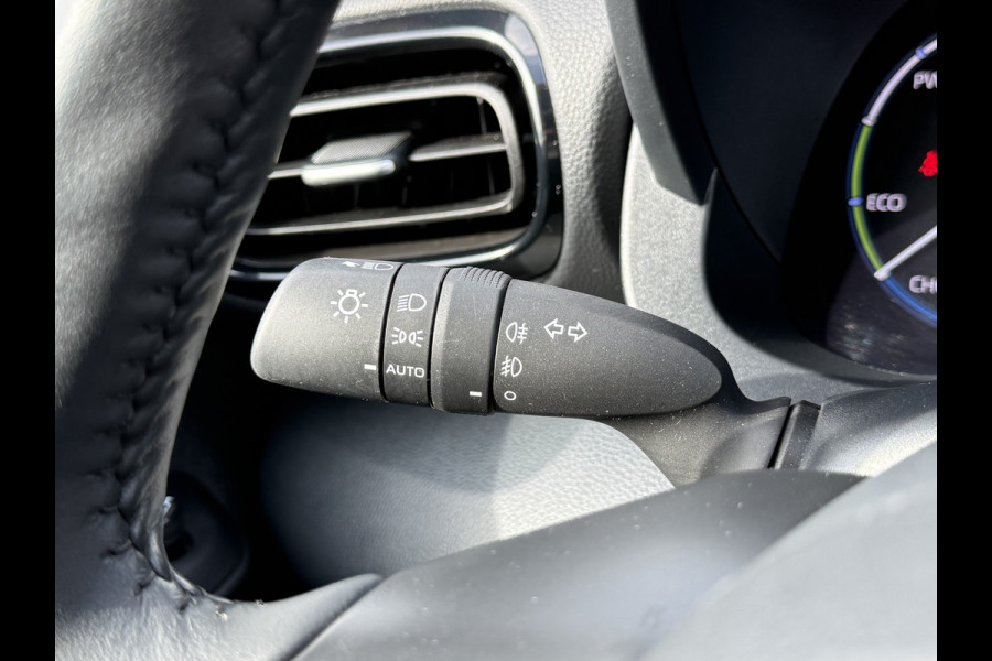 Toyota Yaris Cross 1.5 Hybrid Dynamic | CarPlay | Camera | ACC | Keyless | LED | DAB+ | 17 inch