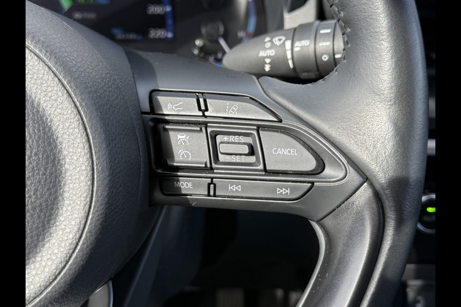 Toyota Yaris Cross 1.5 Hybrid Dynamic | CarPlay | Camera | ACC | Keyless | LED | DAB+ | 17 inch