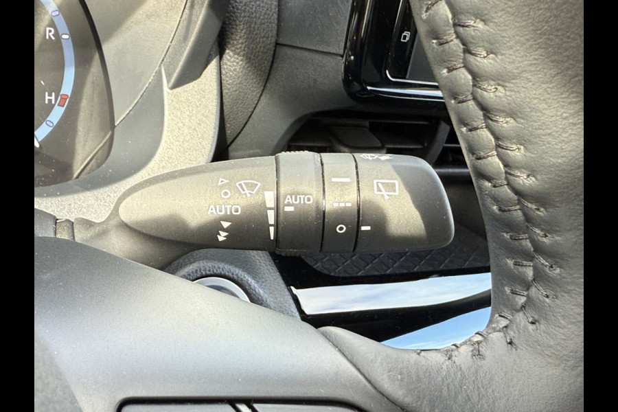 Toyota Yaris Cross 1.5 Hybrid Dynamic | CarPlay | Camera | ACC | Keyless | LED | DAB+ | 17 inch