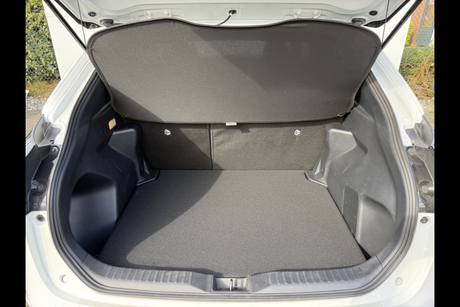 Toyota Yaris Cross 1.5 Hybrid Dynamic | CarPlay | Camera | ACC | Keyless | LED | DAB+ | 17 inch