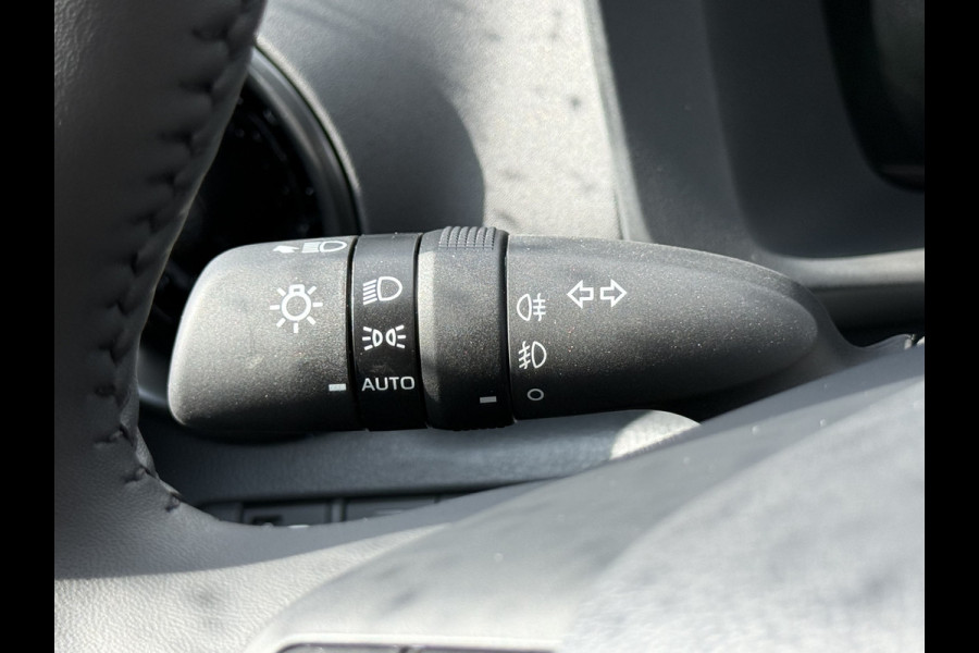 Toyota C-HR 2.0 Plug-in Hybrid 220 Dynamic | ACC | Camera | Navi XL | Keyless | Winter-Pakket | 18 inch