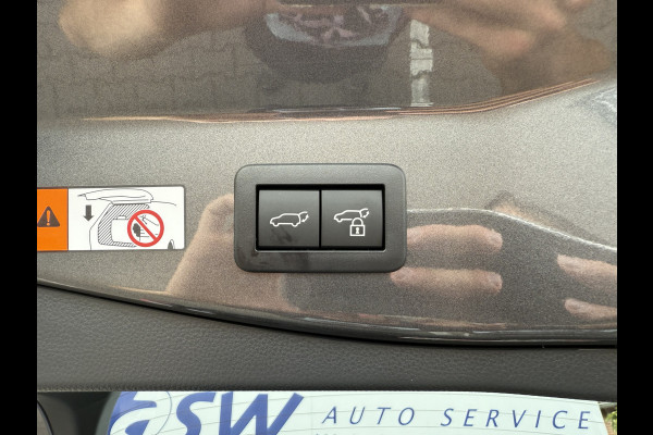 Toyota C-HR 2.0 Plug-in Hybrid 220 Dynamic | ACC | Camera | Navi XL | Keyless | Winter-Pakket | 18 inch